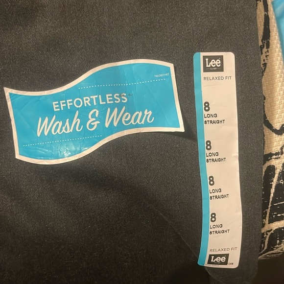 NWT Lee Relaxed Fit Straight Leg Effortless Wash & Wear Long Size 8 NWT - Picture 3 of 6